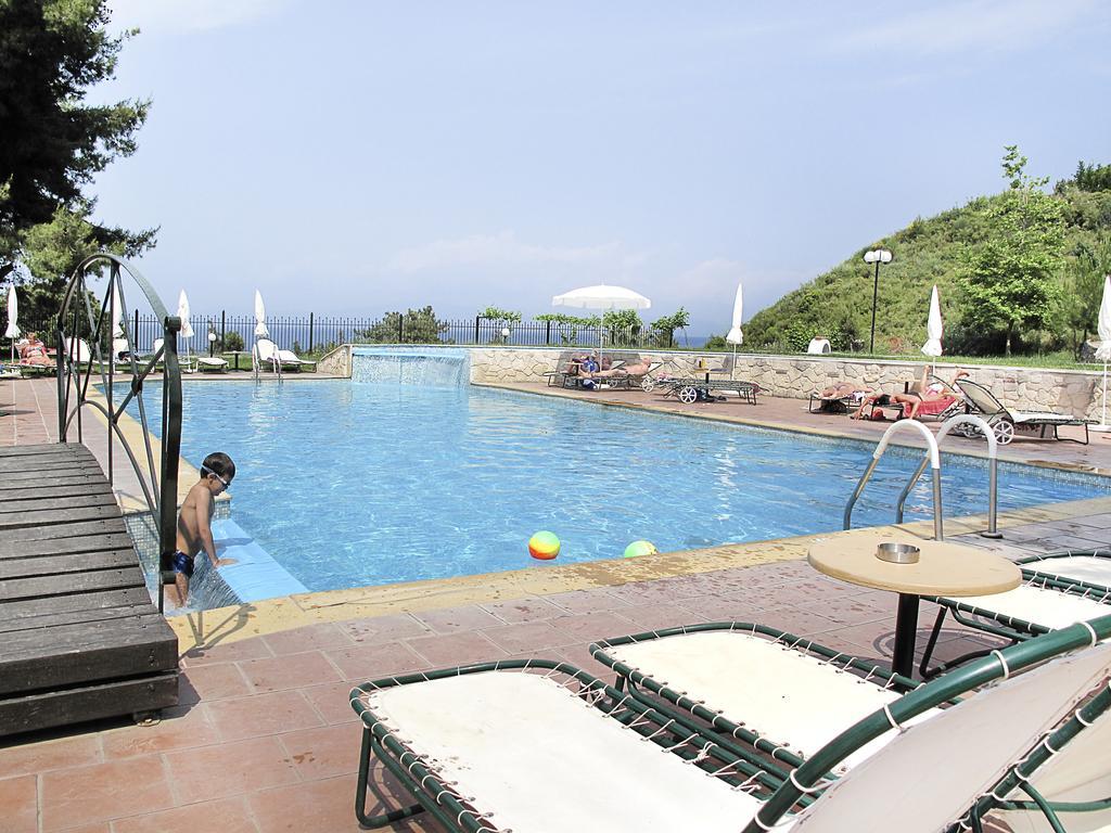 Lesse Hotel Chalkidiki Exterior photo